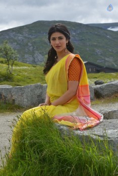 Shruti Haasan New Stills
