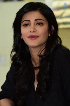 Shruti Haasan Pics