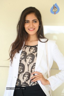 Simran Choudhary Photos