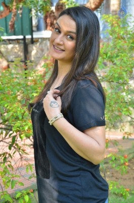 Sonia Agarwal New Pics