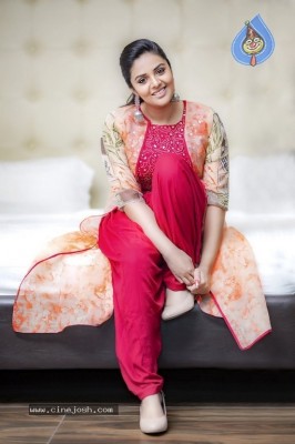 Sreemukhi Photos