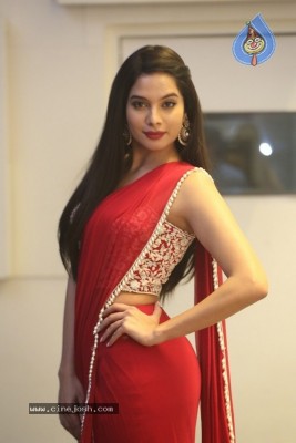 Tanya Hope Photos
