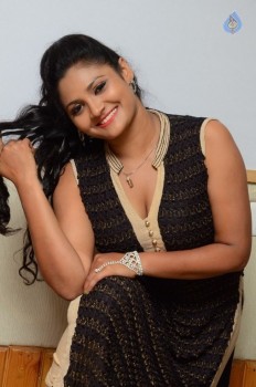 Vasavi Reddy New Photos
