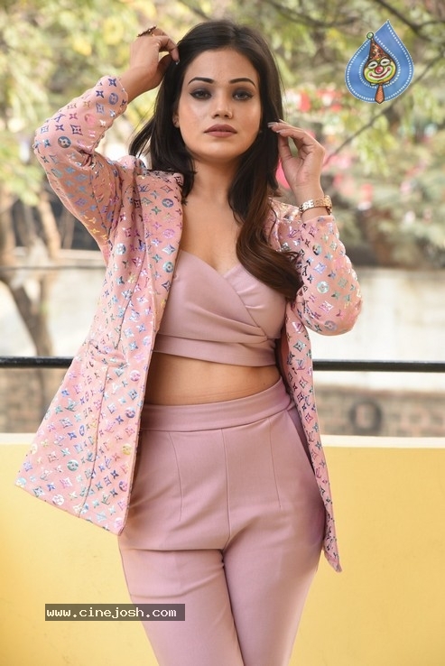 Aakarshika Goyal Photos - 30 / 32 photos