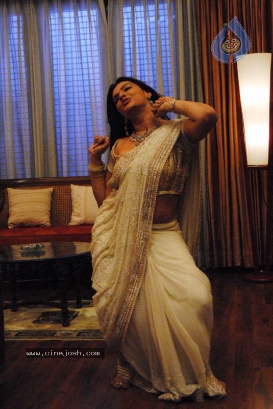 Aarthi Agarwal New Gallery - 30 / 97 photos