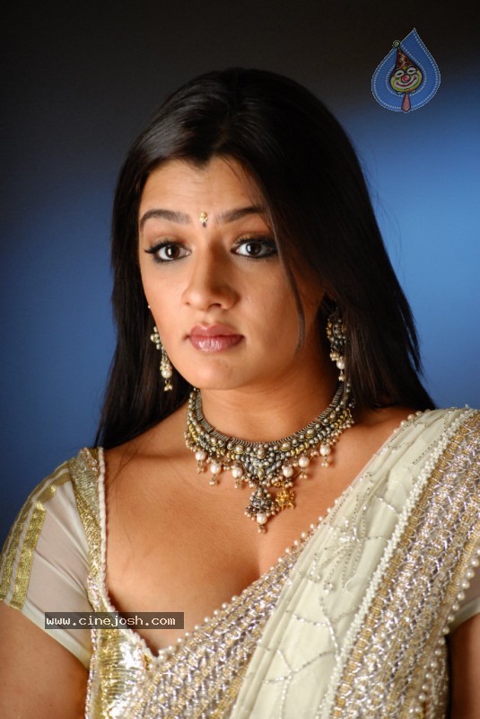 Aarthi Agarwal New Gallery - 75 / 97 photos