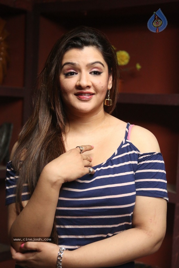 Aarthi Agarwal Sex Picture - Aarthi Agarwal New Stills - Photo 19 of 52