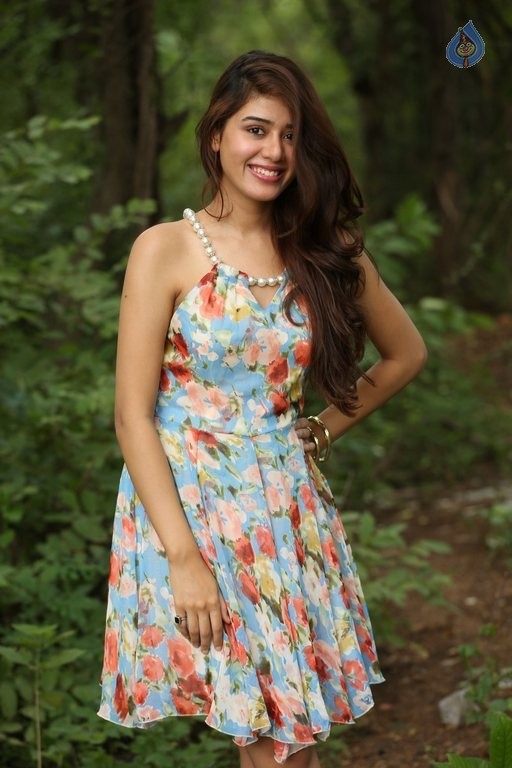 Aarti Chhikara New Photos - 7 / 42 photos