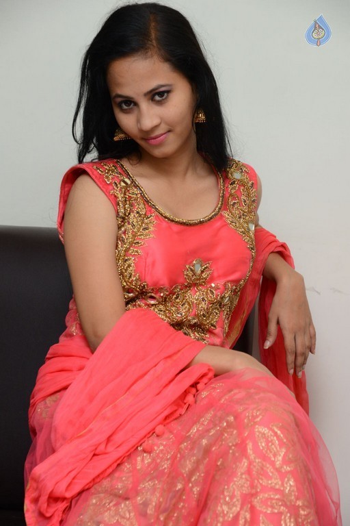 Aasha Rakul Hot Photos - 13 / 42 photos