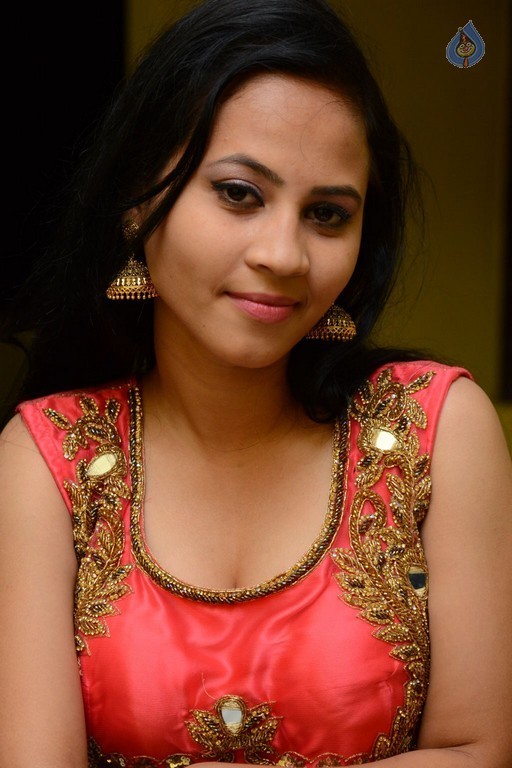 Aasha Rakul Hot Photos - 27 / 42 photos