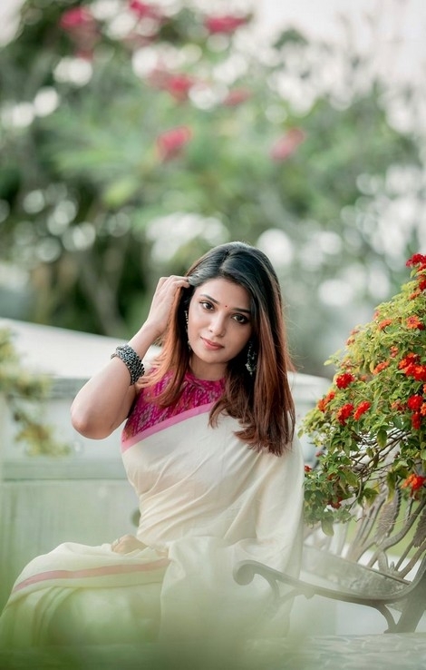 Aathmika Stills - 7 / 8 photos