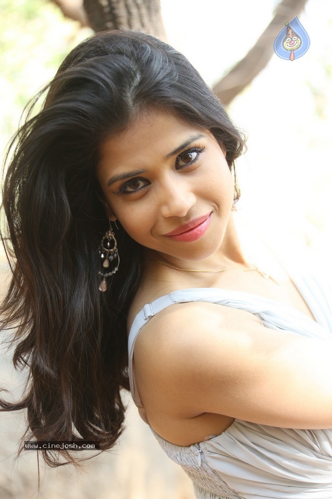 Abanthika Stills - 63 / 111 photos