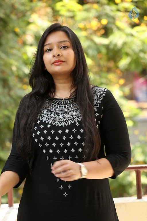 Abhinaya New Gallery - 9 / 27 photos