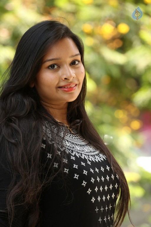 Abhinaya New Gallery - 11 / 27 photos