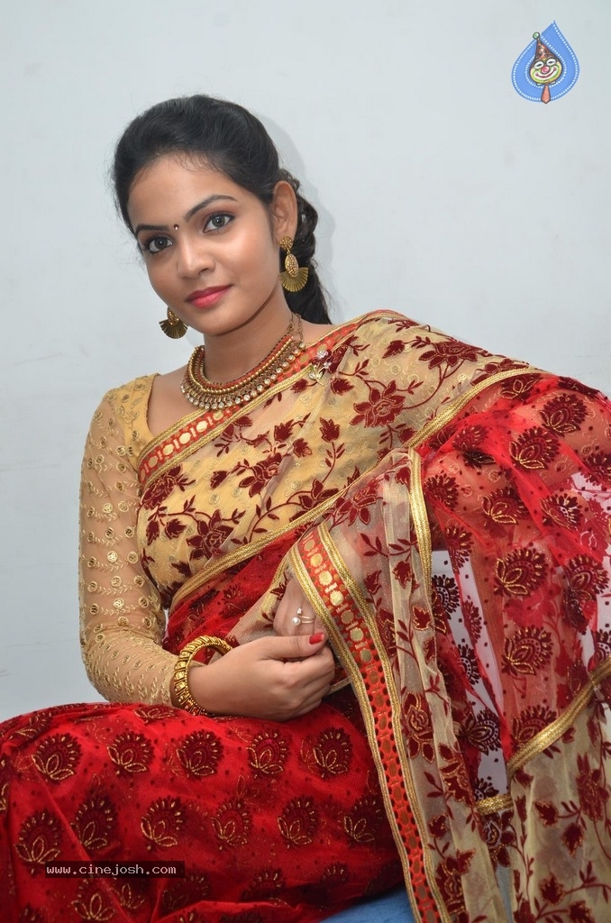 Actress Aara Latest Stills - 6 / 21 photos
