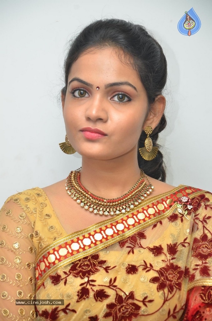 Actress Aara Latest Stills - 11 / 21 photos