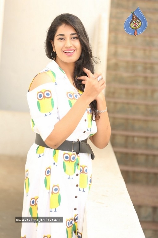 Actress Akhila Ram Photos - 9 / 16 photos