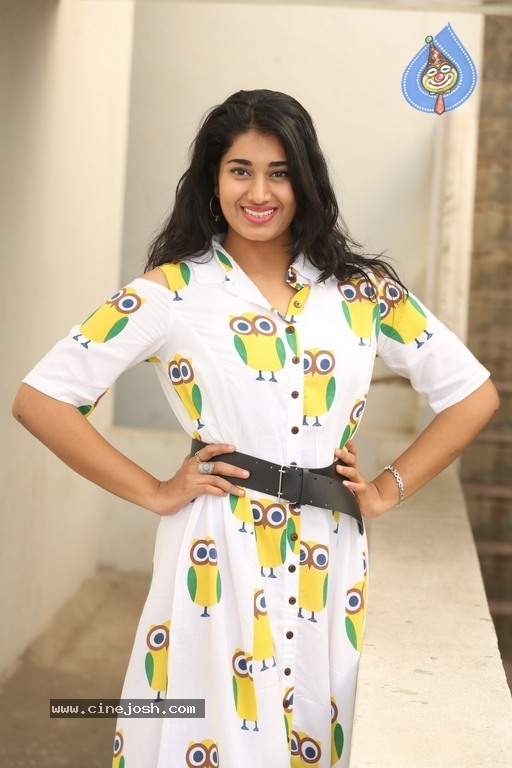 Actress Akhila Ram Photos - 14 / 16 photos