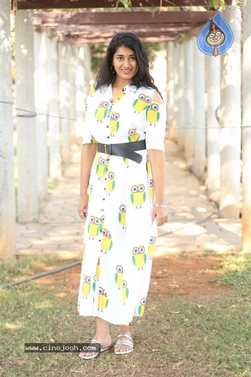 Actress Akhila Ram Photos - 15 / 16 photos