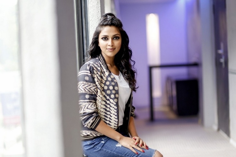 Actress Amala Paul New Stills - 2 / 9 photos