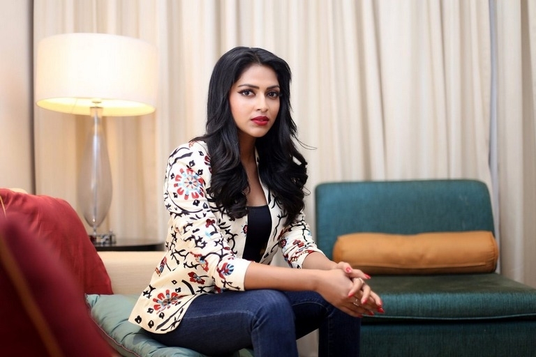 Actress Amala Paul New Stills - 7 / 9 photos