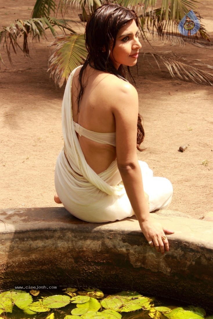 Actress Anjana Hot Photoshoot - 7 / 20 photos