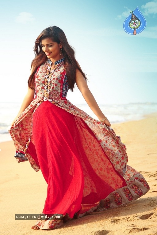 Actress Anju Kriti Photoshoot - 12 / 12 photos