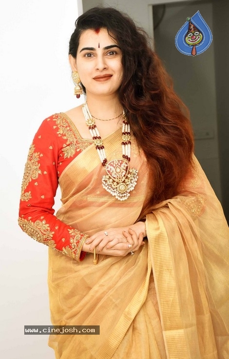 Actress Archana  at PreLaunch Curtain Raiser of Sri Krishna Silks - 4 / 12 photos