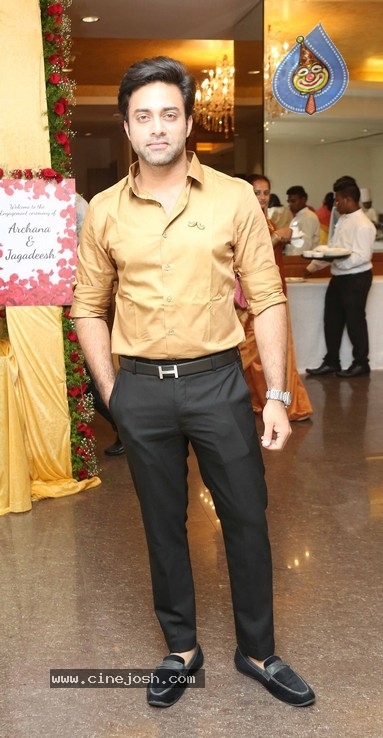 Actress Archana Engagement Photos - 18 / 20 photos