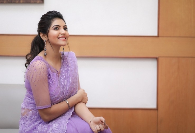 Actress Athulya Ravi Stills  - 7 / 9 photos