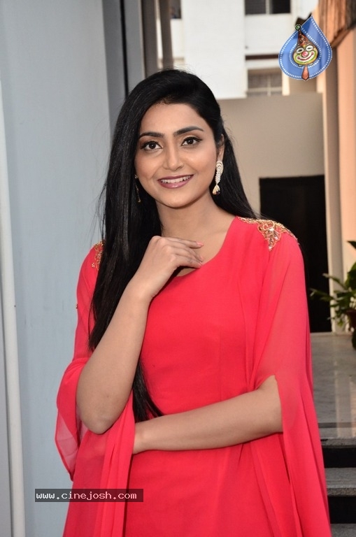 Actress Avantika Mishra Latest Stills - 8 / 21 photos