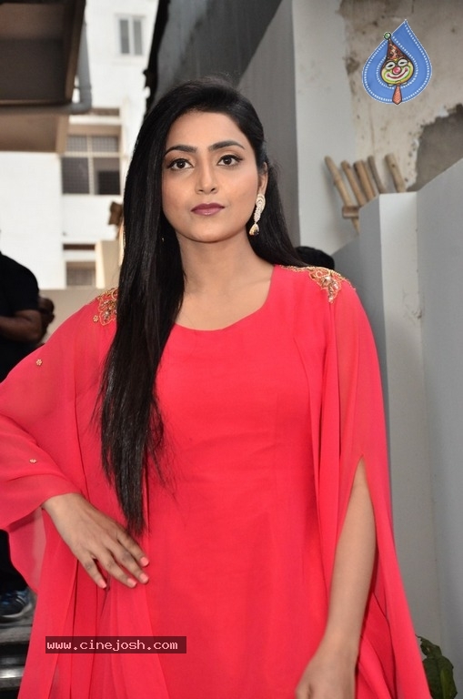 Actress Avantika Mishra Latest Stills - 19 / 21 photos