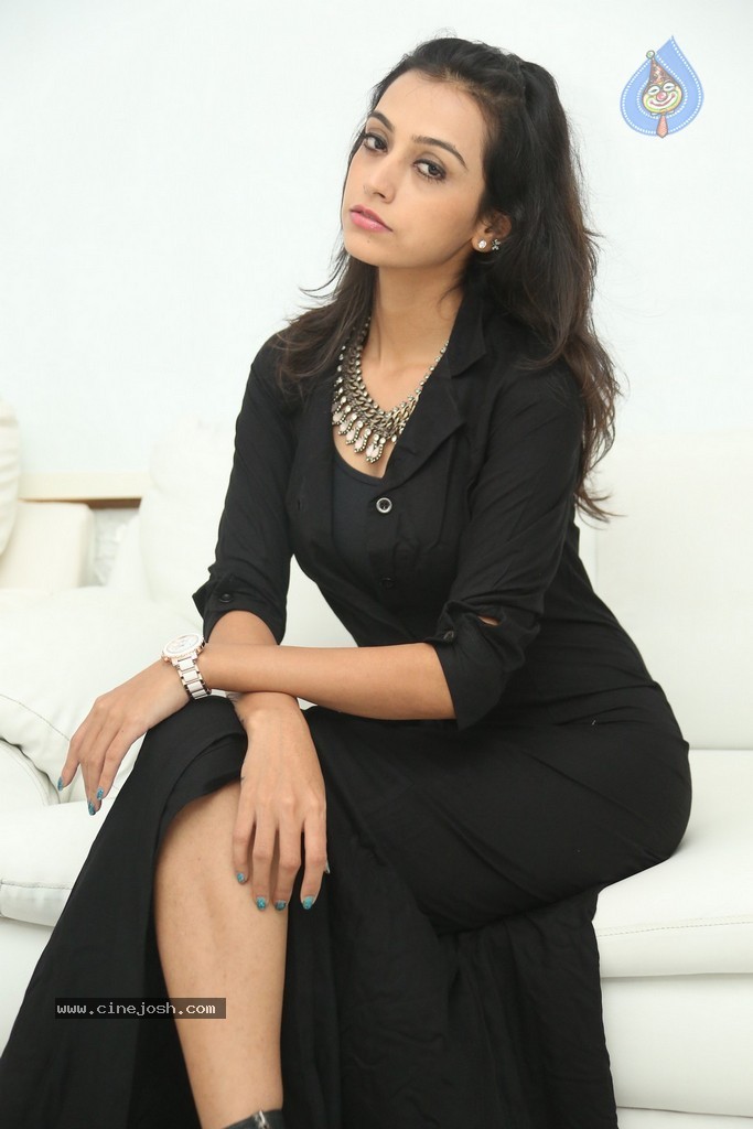 Actress Bhakti Stills - 17 / 105 photos
