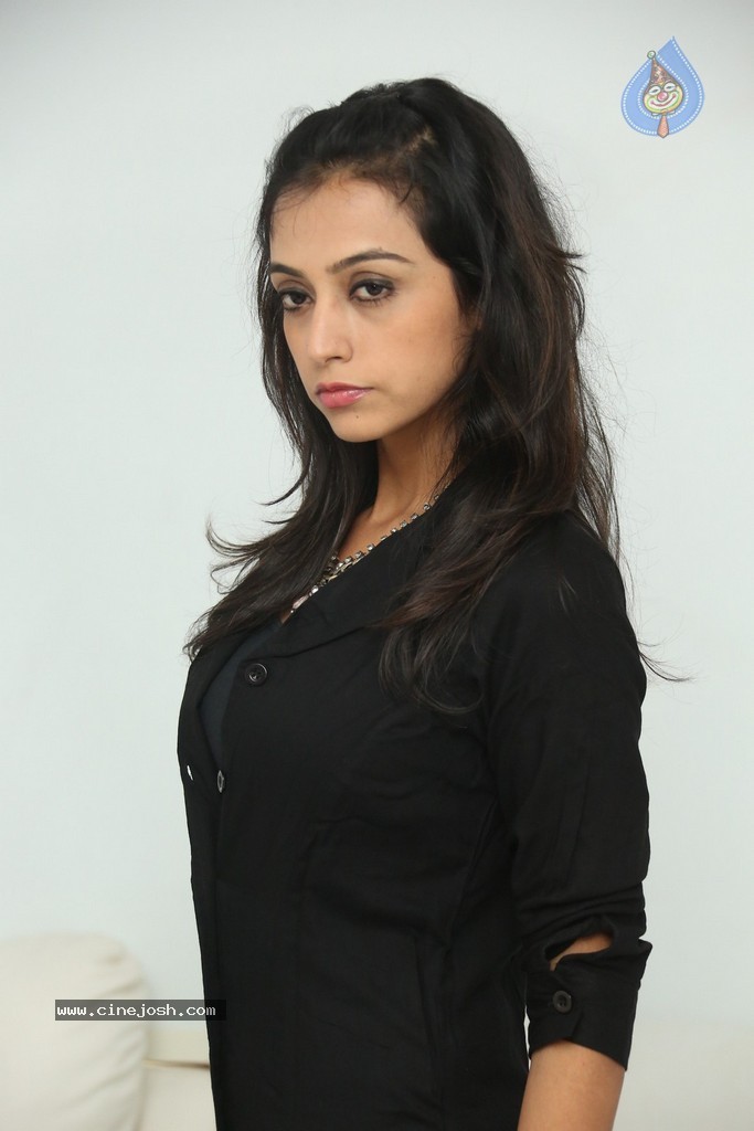 Actress Bhakti Stills - 36 / 105 photos