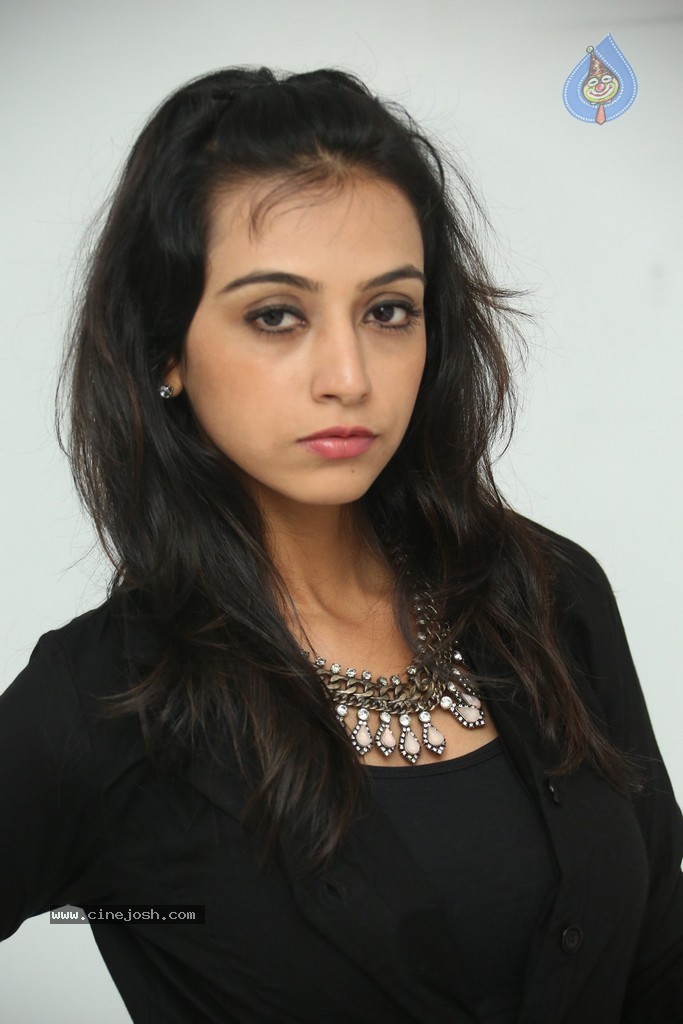Actress Bhakti Stills - 61 / 105 photos