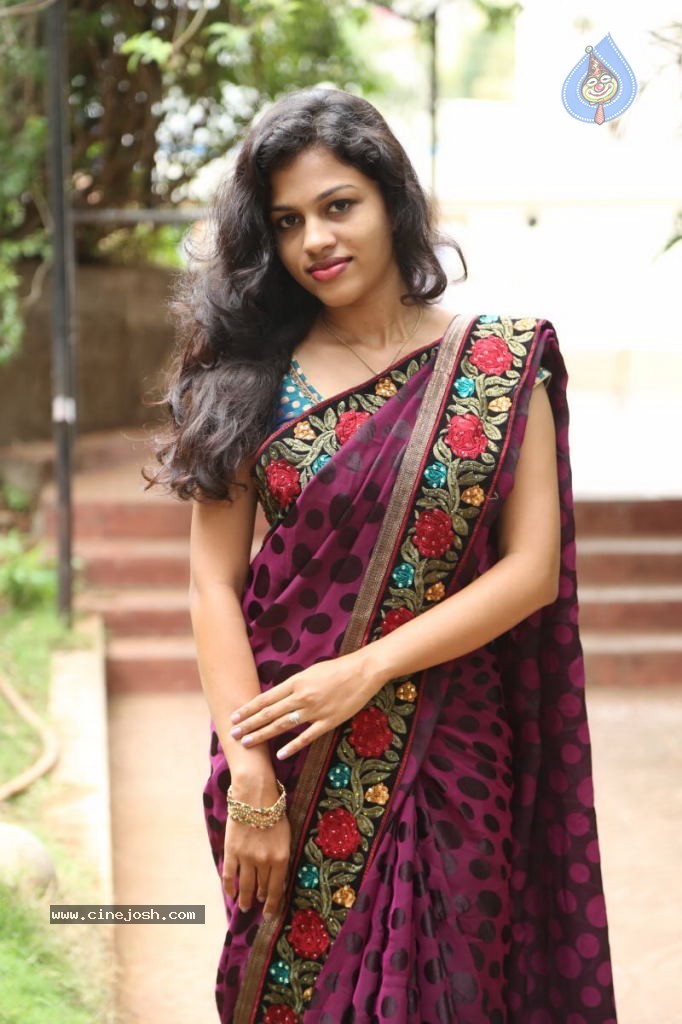 Actress Chaitra Hot Stills - 29 / 152 photos