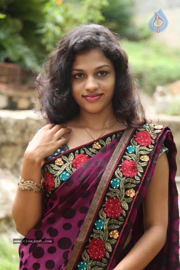 Actress Chaitra Hot Stills - 40 / 152 photos