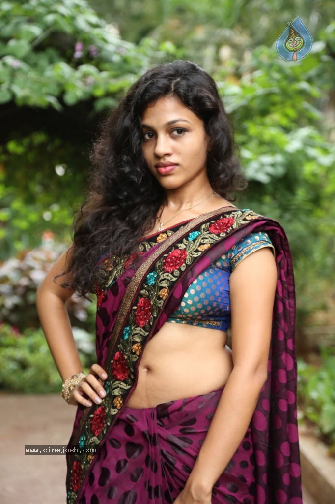 Actress Chaitra Hot Stills - 43 / 152 photos