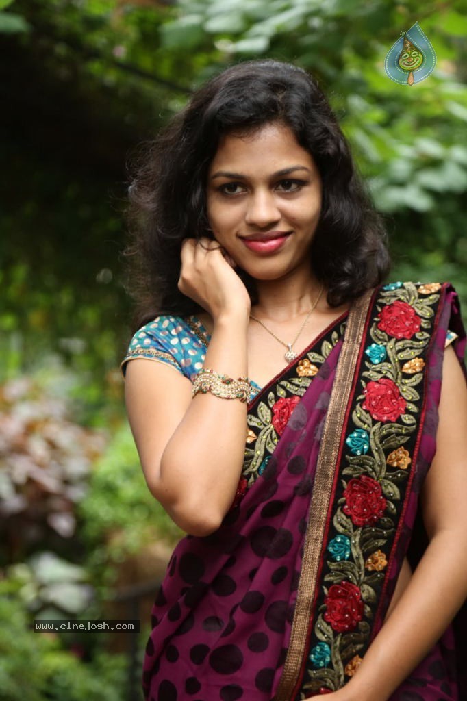 Actress Chaitra Hot Stills - 74 / 152 photos