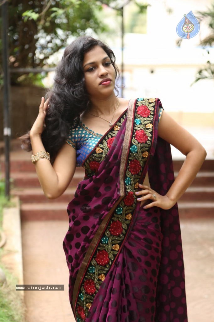 Actress Chaitra Hot Stills - 104 / 152 photos