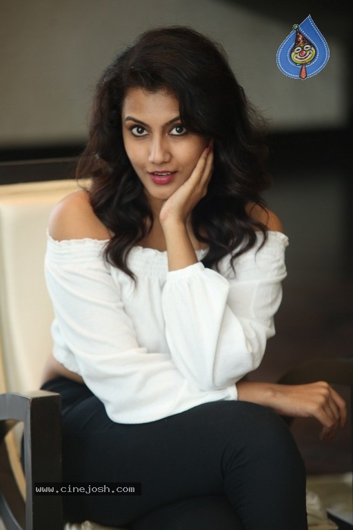 Actress Chandana Photos - 22 / 60 photos