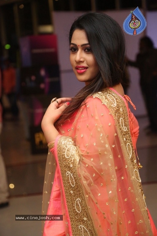 Actress Diana Champika Photos - 17 / 21 photos