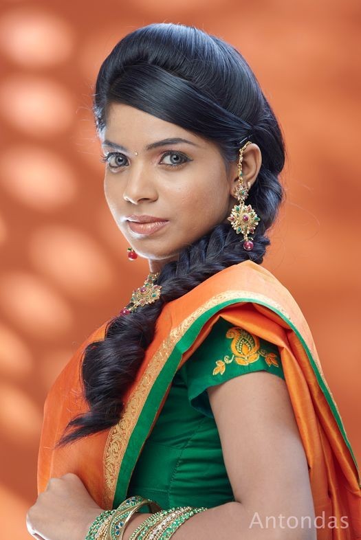Actress Divya Photos - 19 / 60 photos