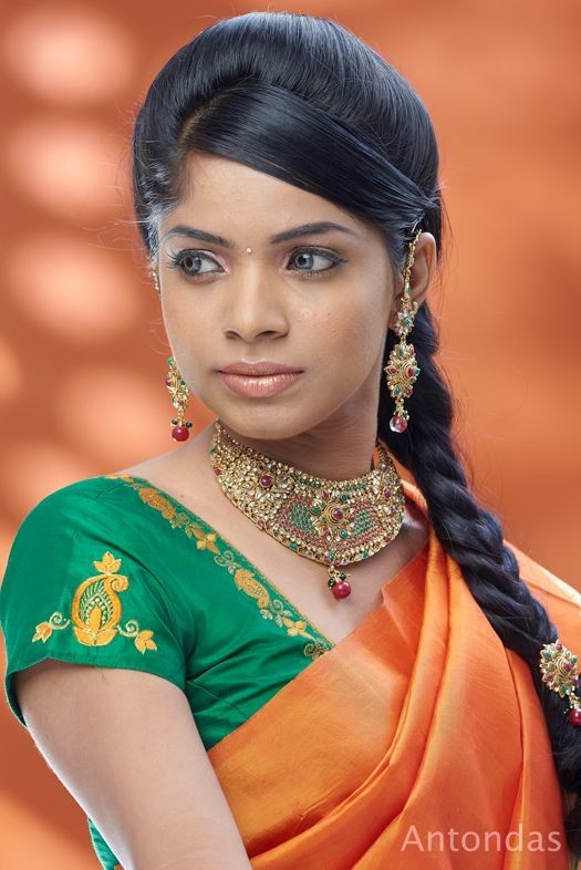 Actress Divya Photos - 23 / 60 photos