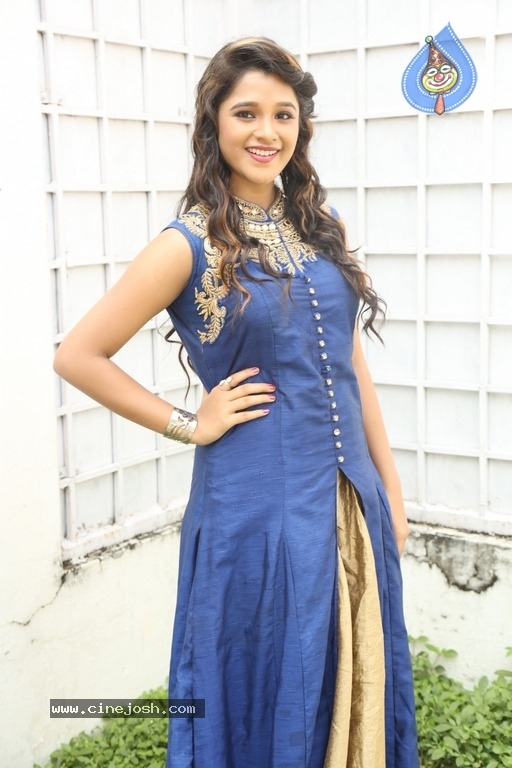 Actress Elsa Ghosh Photos - 1 / 17 photos