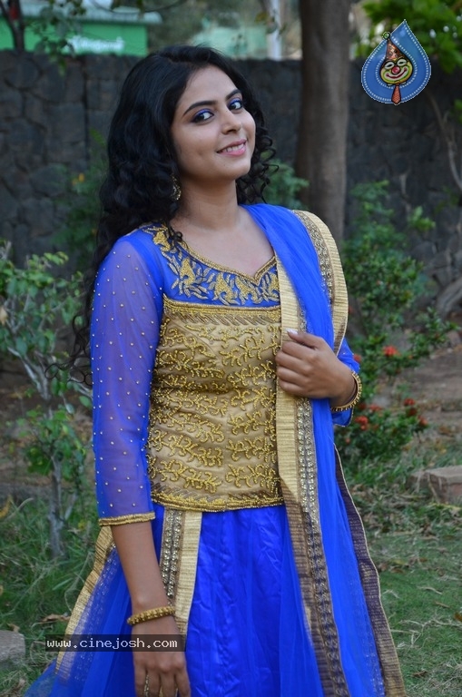 Actress Gayatri Rema Stills - 7 / 9 photos