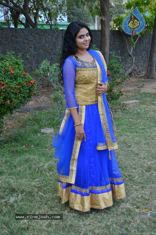 Actress Gayatri Rema Stills - 8 / 9 photos