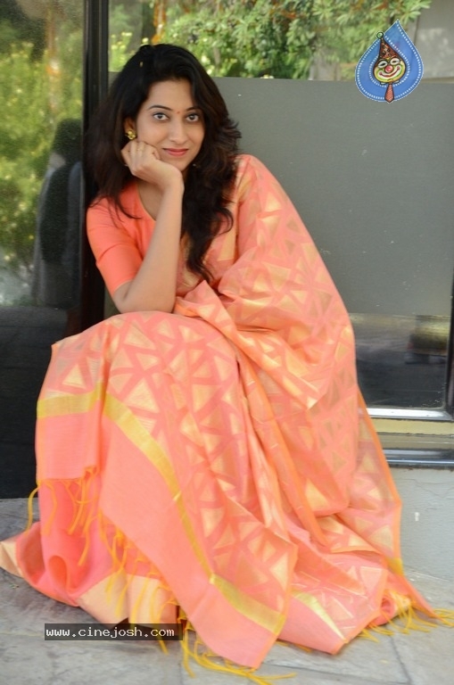 Actress Gouthami New Photos - 4 / 21 photos