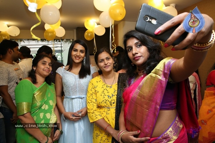Actress Himaja Inaugurates BeYou Salon at Suchitra - 4 / 20 photos