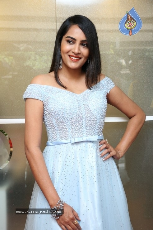 Actress Himaja Inaugurates BeYou Salon at Suchitra - 20 / 20 photos